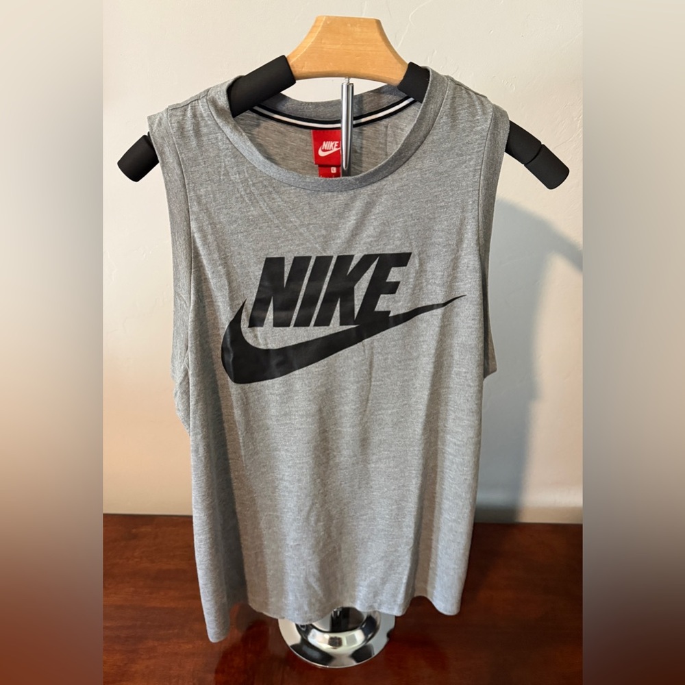 Nike Women’s Muscle T Tank Large Gray